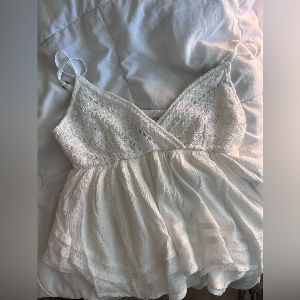 Hollister top (not cropped) I bought it yesterday